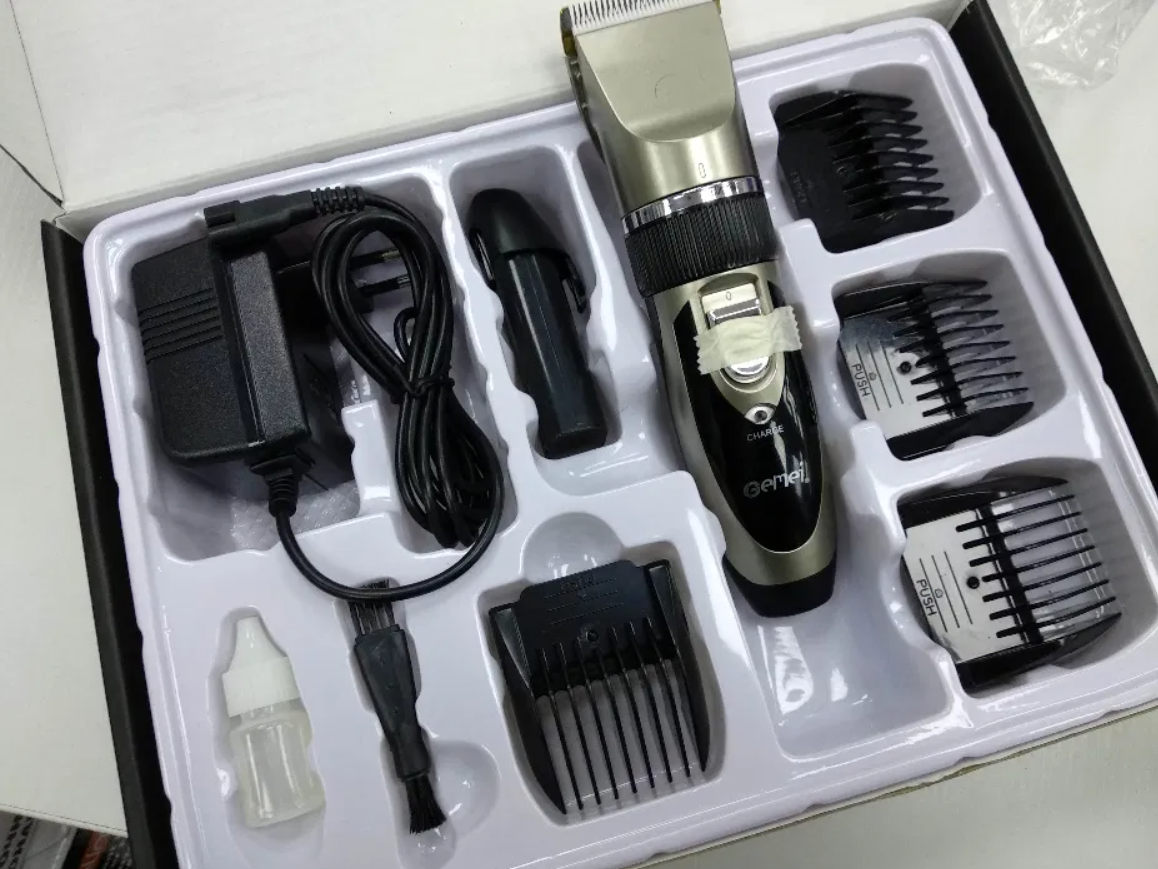 Професійна акумуляторна машинка для стрижки GEMEI GM-6066